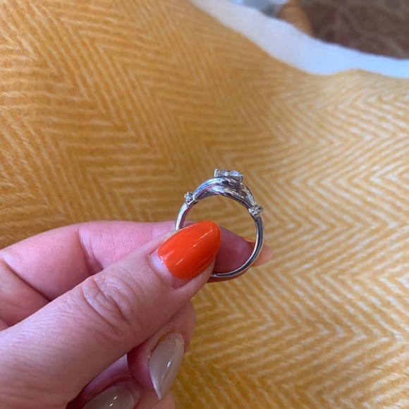 Beautiful Statement Silvertone NVC Ring With Clear Glass Stone Size 10 - Picture 8 of 10